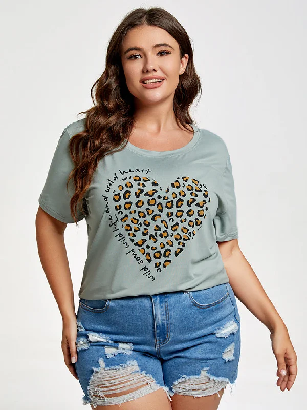 women's T-shirts with peplum hemsPlus Leopard Heart Print Graphic Tee