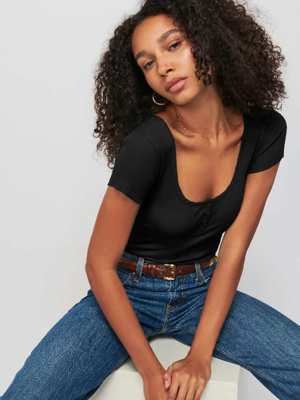 women's T-shirts with off-the-shoulder necksQuinn Tee