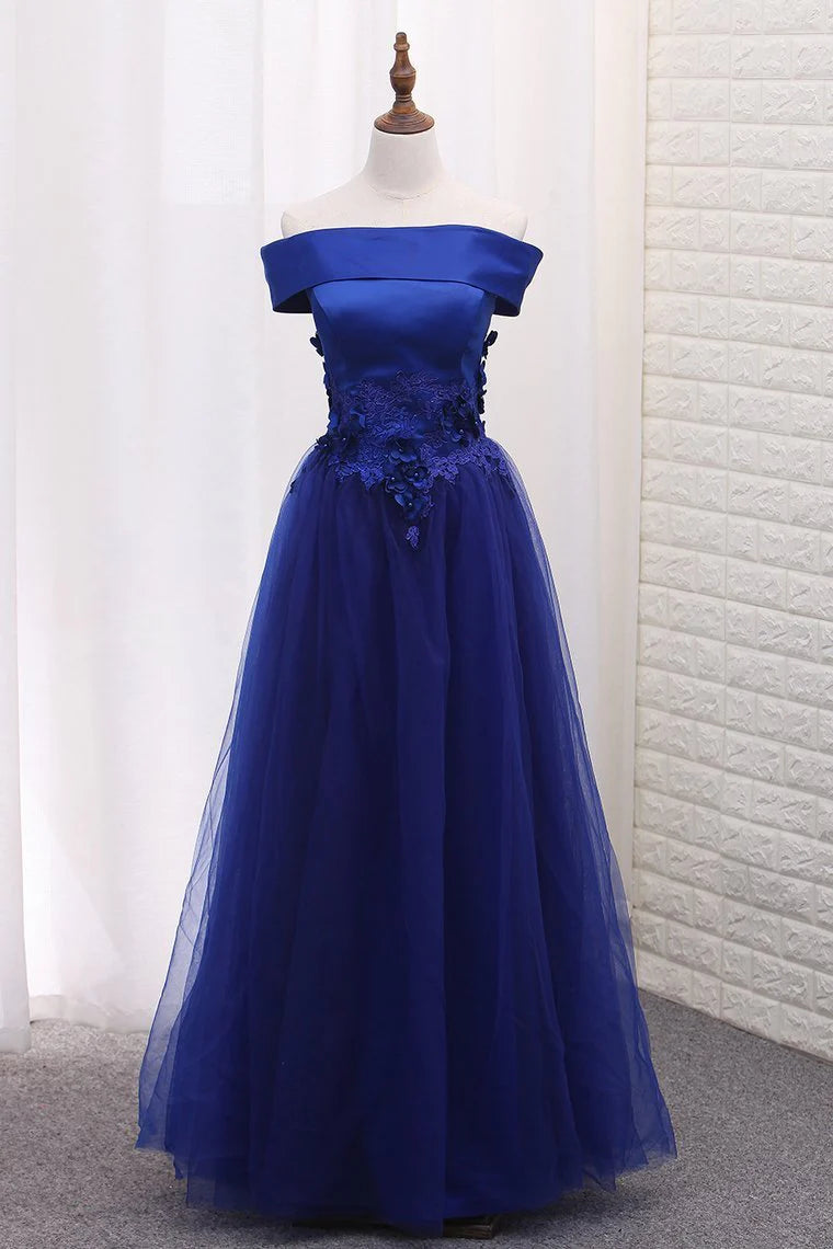 off-the-shoulder prom dressesA Line Boat Neck Tulle Prom Dresses With Applique Floor Length